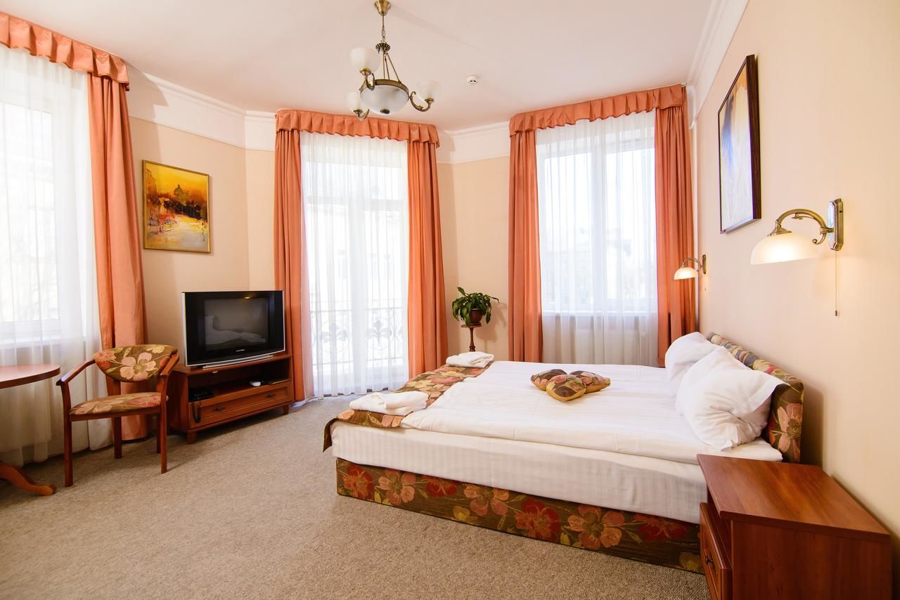 Отель Hotel Irena Львов